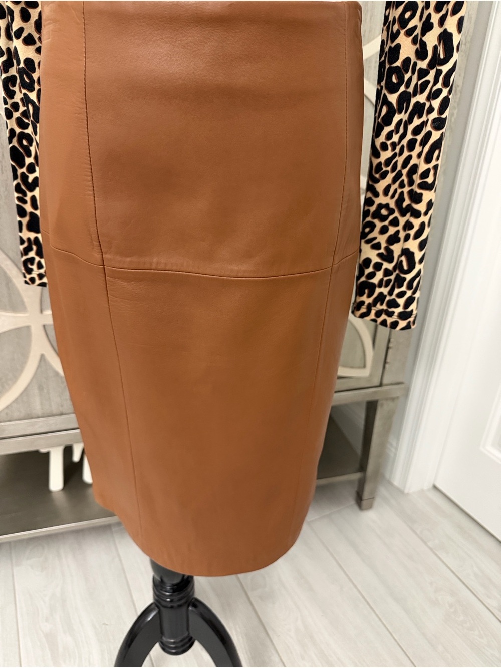ANTONIO MELANI Brown 100% Leather Pencil Skirt with belt loops - Picture 6 of 10